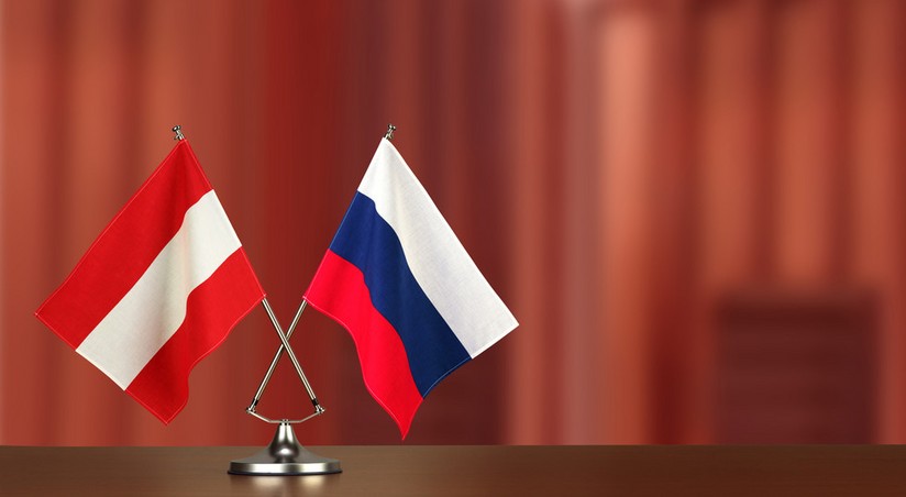 , обвиняемых в шпионаже

«Шпионский скандал: Российские дипломаты высланы из Австрии