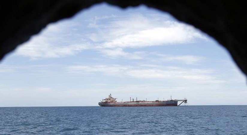 Невероятное проявление агрессии у британских берегов Йемена: неизвестные нападают на судно у порта!