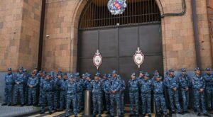 Полиция прибыла к зданию парламента Армении, где планируется митинг