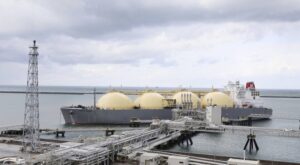 Китай снизил импорт СПГ из России