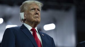 В Конгрессе США одобрили проведение расследования покушения на Трампа