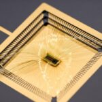 Ученые создали нейрочип, превращающий мысли в слова с точностью свыше 90%