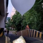 КНДР второй день подряд запускает шары с мусором в Южную Корею