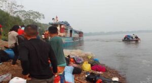 Не менее шести человек погибли при опрокидывании лодки в Перу