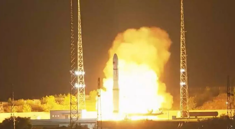 Китай успешно вывел на орбиту 10 спутников связи Geely-0