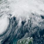 Шторм «Франсин» усилился до урагана