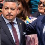 Глава полиции Нью-Йорка ушел в отставку на фоне расследований о коррупции