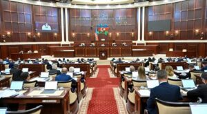 Началось очередное пленарное заседание Милли Меджлиса