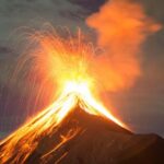 Массовая трагедия на острове: 10 человек погибли в результате извержения вулкана в Индонезии