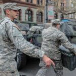 границ

«Мощный щит границ США: Национальная гвардия приведена в боевую готовность в 15 штатах