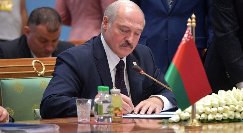 Шанс на новую жизнь: Лукашенко освобождает 23 осужденных за экстремизм