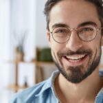 Улыбка как секретное оружие против боли и стресса: новое открытие ученых