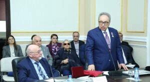 Юбилейная медаль для выдающегося ученого: Абель Магеррамов получает награду «300-летие Российской академии наук