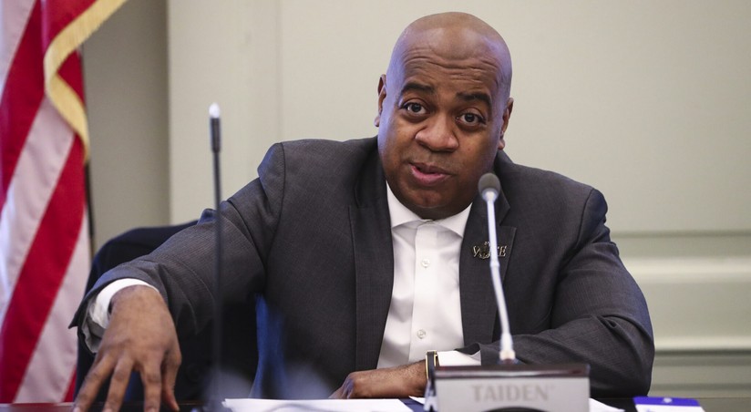 Скандал в Ньюарке: мэра арестовали в центре задержания незаконных иммигрантов