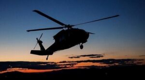 Американское фиаско на Окинаве: вертолет уронил опасную грузовую сумку!