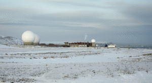 Тайны Гренландии: Раскрыта Загадочная США База, Затаенная в Ледяных Просторах