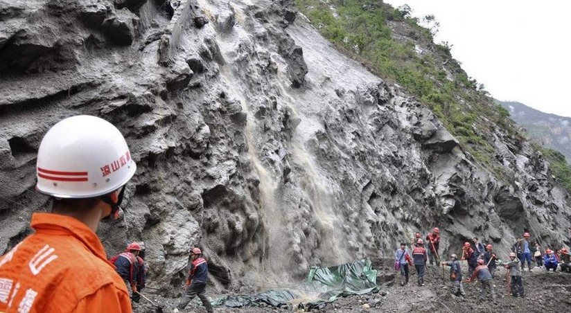 Катастрофа на юге Китая: три жизни погибли из-за оползня