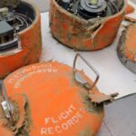 СМИ: На месте крушения самолета в Индии нашли черные ящики