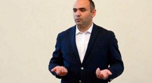 Новаторский «умный ошейник» для улучшения здоровья животных в Азербайджане: как это работает и какие преимущества он дает?