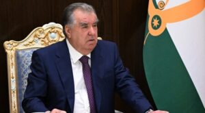 Крупнейший саммит ОЭС: Встреча президентов Таджикистана и Азербайджана в Баку