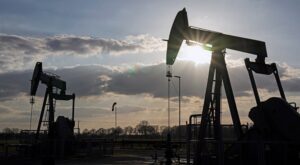 Экспортная зависимость: Влияние американских тарифов приводит к отказу индийских НПЗ от российской нефти