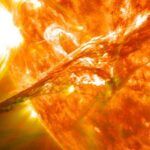 Блеск Солнца: телесное «полюбуйтесь» на зрелищный выброс плазмы!