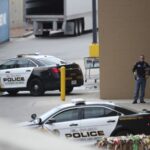 Трагедия на парковке: три человека погибли в результате стрельбы в магазине США