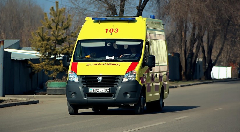 Трагедия в Казахстане: автомобильный наезд унёс жизни трех детей
