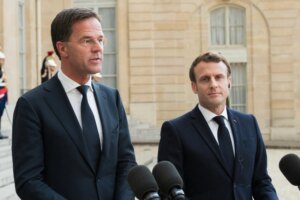 Макрон и Рютте отметили прогресс в работе «коалиции желающих»